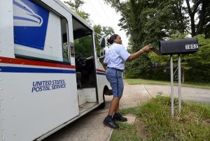 Once personas que integraban una red de robo de correspondencia y de identidad enfrentan cargos federales por operaciones en el área de mayoría hispana del Inland Empire, al este de Los Ángeles, informó hoy la fiscalía. EPA