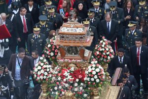 Thousands of devotees of St. Rose of Lima, patron saint of Peru, take part Tuesday in celebrations beginning the jubilee year honoring the 400th anniversary of her death with a massively attended Mass and a procession to her sanctuary, where the faithful dropped their prayers in the wishing well. EFE