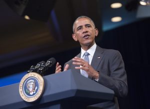 El presidente de Estados Unidos, Barack Obama, dijo hoy a los estadounidenses que para vencer a las organizaciones terroristas no deben ceder al miedo que pretenden infundir, coincidiendo con la víspera del decimoquinto aniversario del 11S. EFE