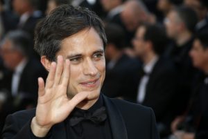 El actor mexicano Gael García Bernal a su llegada hoy, miércoles 11 de mayo de 2016, a la ceremonia de inicio de la edición número 69 del Festival de Cine de Cannes en Cannes (Francia). El festival se lleva a cabo del 11 al 22 de mayo. EFE/GUILLAUME HORCAJUELO