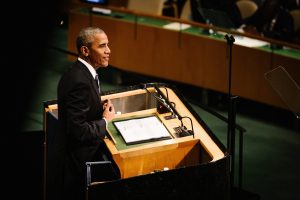 El presidente de EE.UU., Barack Obama (i), ofrece un discurso hoy, martes 20 de septiembre de 2016, durante el debate general de la 71 sesión de la asamblea general de la Organización de las Naciones Unidas (ONU) en Nueva York (EE.UU.). EFE