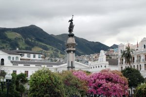 Vista parcial del Monumento de la Independencia, en la Plaza Grande.