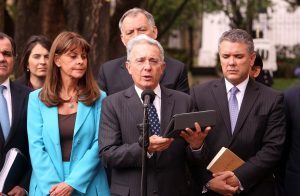 Former President of Colombia and Senator Alvaro Uribe Velez (C) spakas to journalists after a five hours meeting with Colombian President Juan Manuel Santos at Casa de Narino, in Bogota, Colombia, 05 October 2016. Uribe Velez, opponent to the agreement of peace between the Government and FARC, met with Santos to seek an alternative to save the process with the guerrilla of FARC after the victory of the NO in the referendum for the peace agreements. EPA/MAURICIO DUENAS CASTANEDA