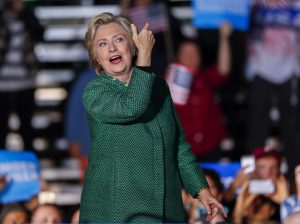 US Democratic Party presidential nominee Hillary Clinton participates in a campaign event at the University of North Carolina at Charlotte in Charlotte, North Carolina, USA, 23 October 2016. The USA general election will take place on 08 November. EFE/ERIK S. LESSER