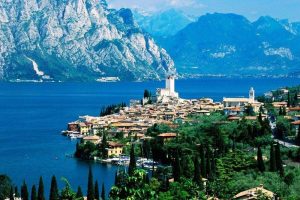 Cyclists will peddle around Italy’s Lake Como.