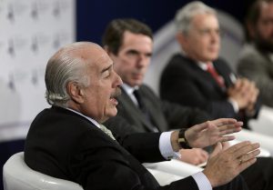 Former Colombian President Andres Pastrana (L) speaks at a conference to analyze the situation in Colombia after the peace referendum, in Madrid, Spain, 07 November 2016. EFE