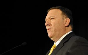 Congresista Mike Pompeo durante una rueda de prensa en Wichita, Kansas, Estados Unidos. EFE